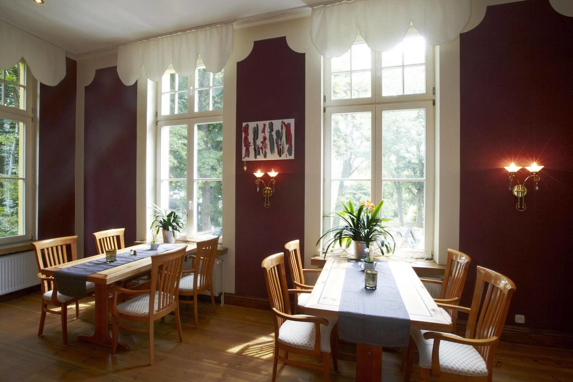 Meeressterne Hotel Idyll Am Wolgastsee Korswandt Exterior photo